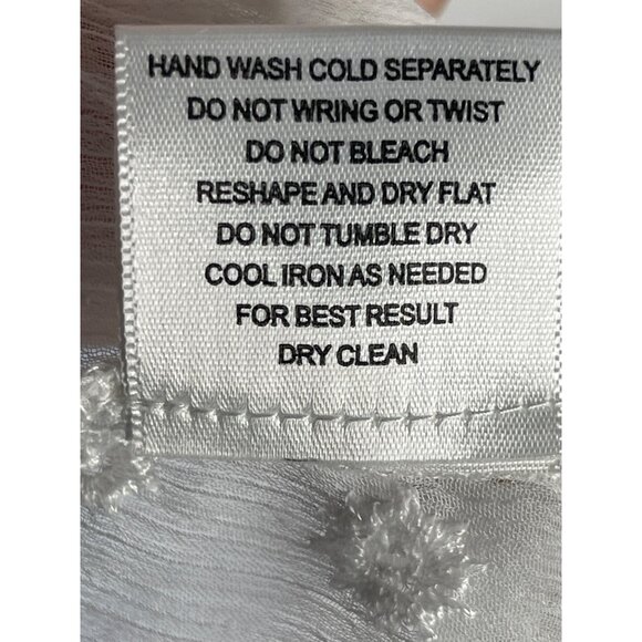 Olive & Oak Quarter Sleeve Sheer White Embroidered Blouse Size Small - Picture 6 of 6